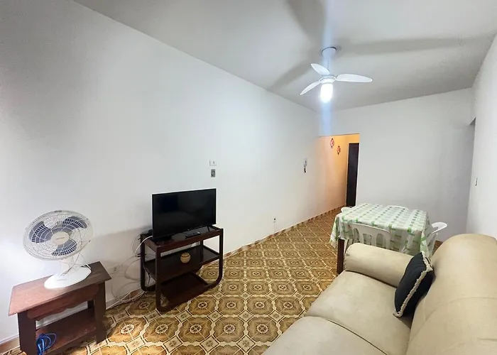 Apartamento 210 Guarujá Praia do Tombo - A poucos passos do mar